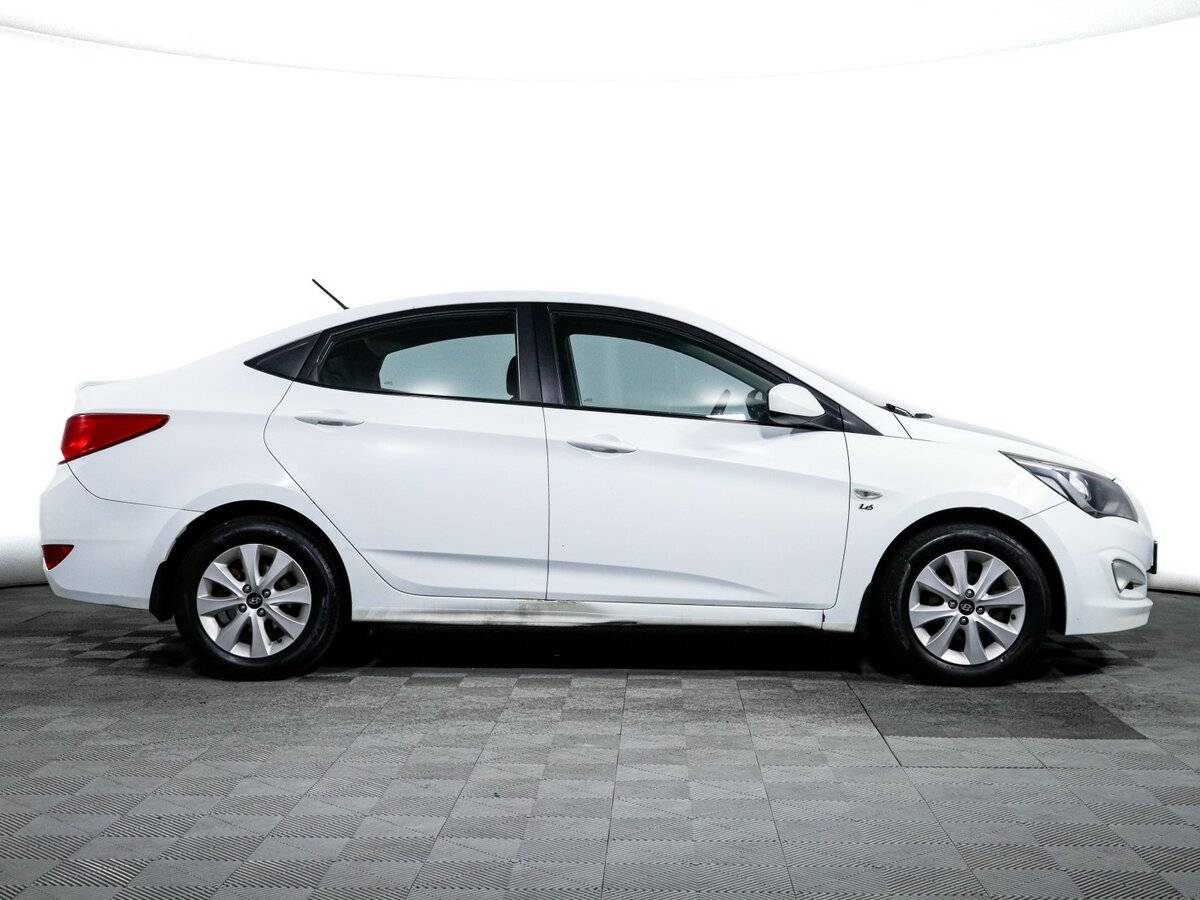 Hyundai Solaris с пробегом — 2016 год. Фото: #3
