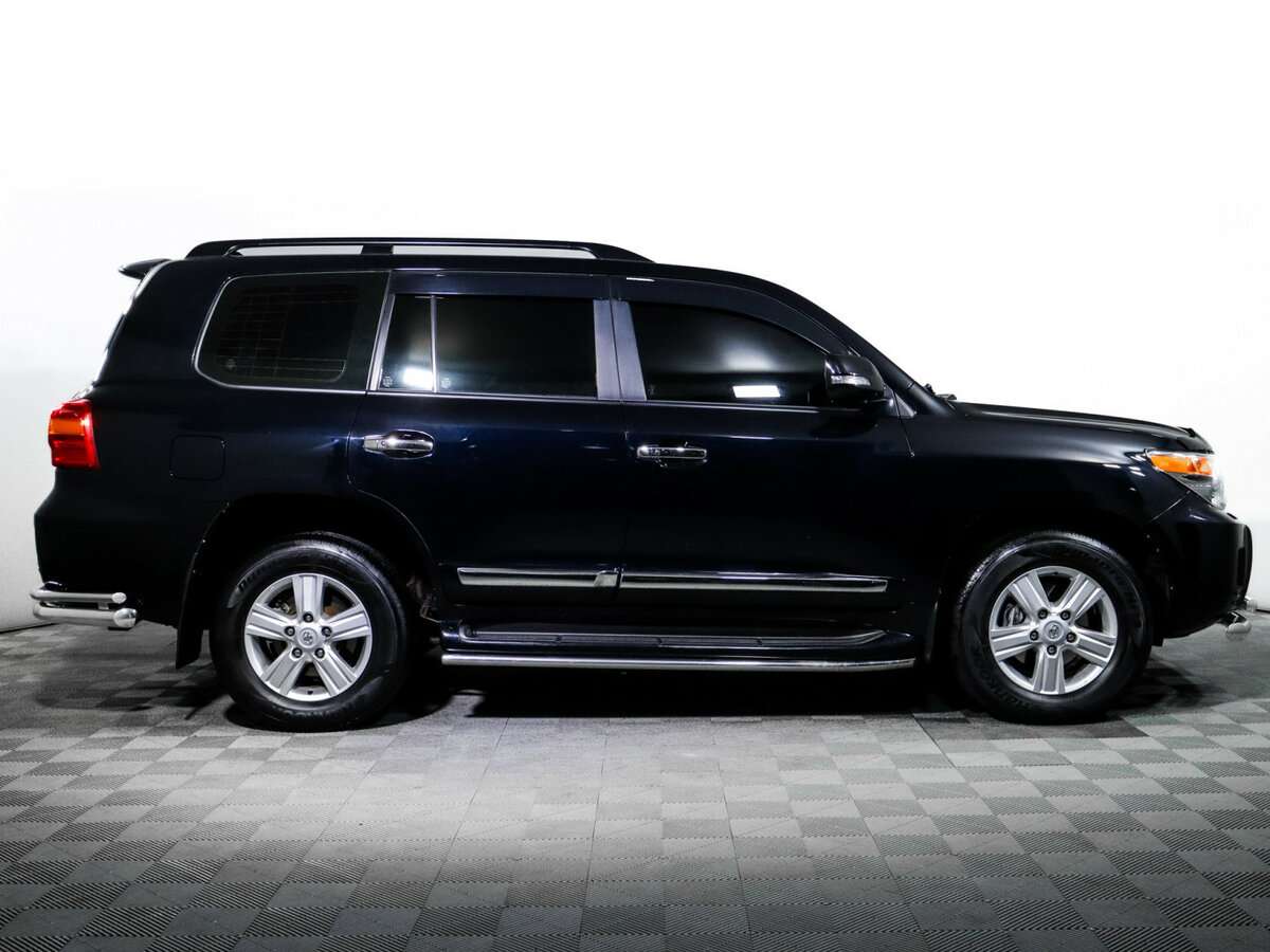 Toyota Land Cruiser с пробегом — 2013 год. Фото: #3