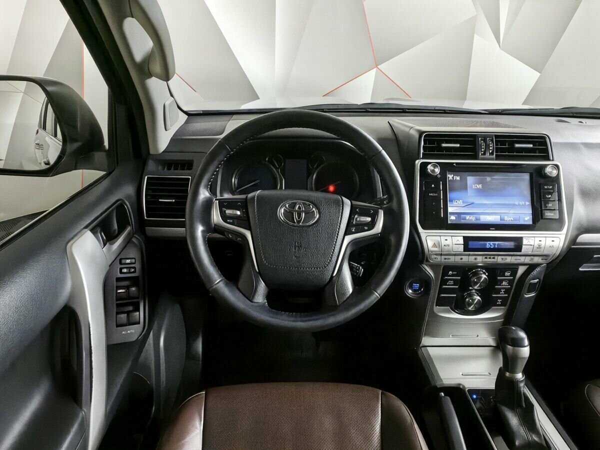 Toyota Land Cruiser Prado с пробегом — 2017 год. Фото: #14