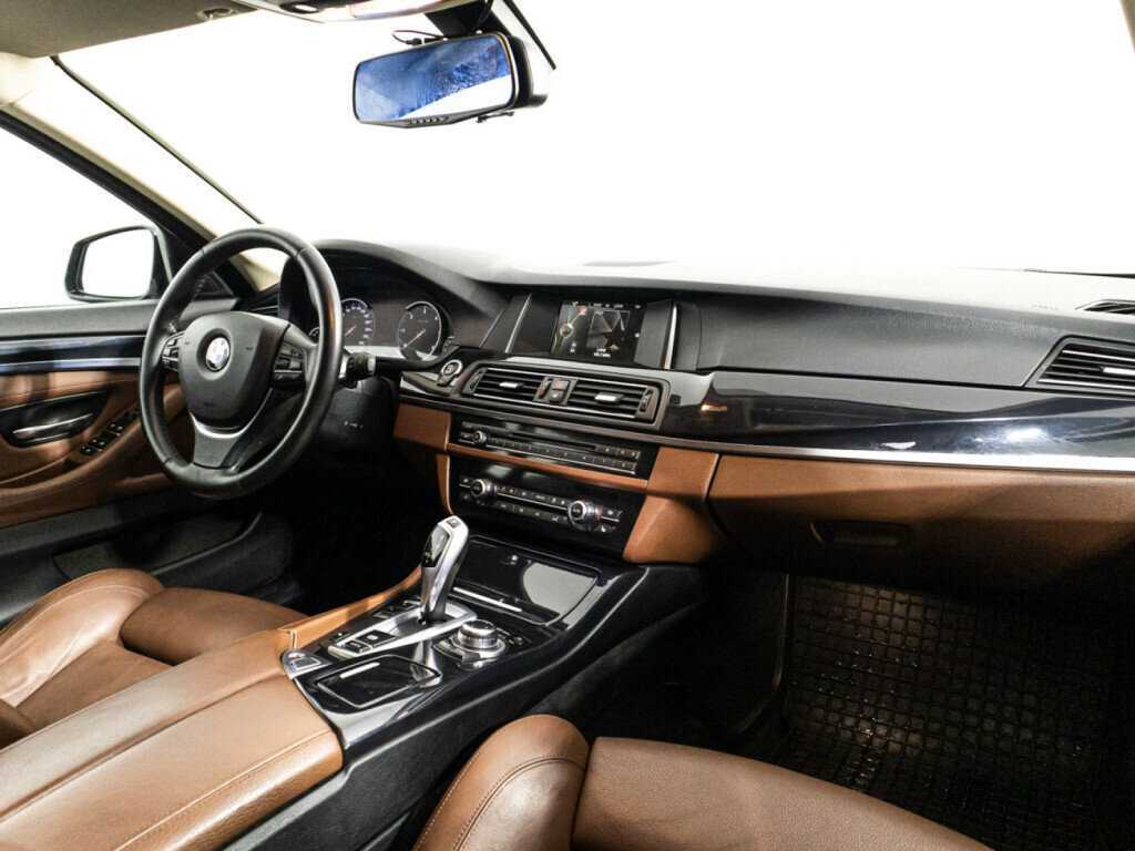 BMW 5 серии с пробегом — 2015 год. Фото: #8