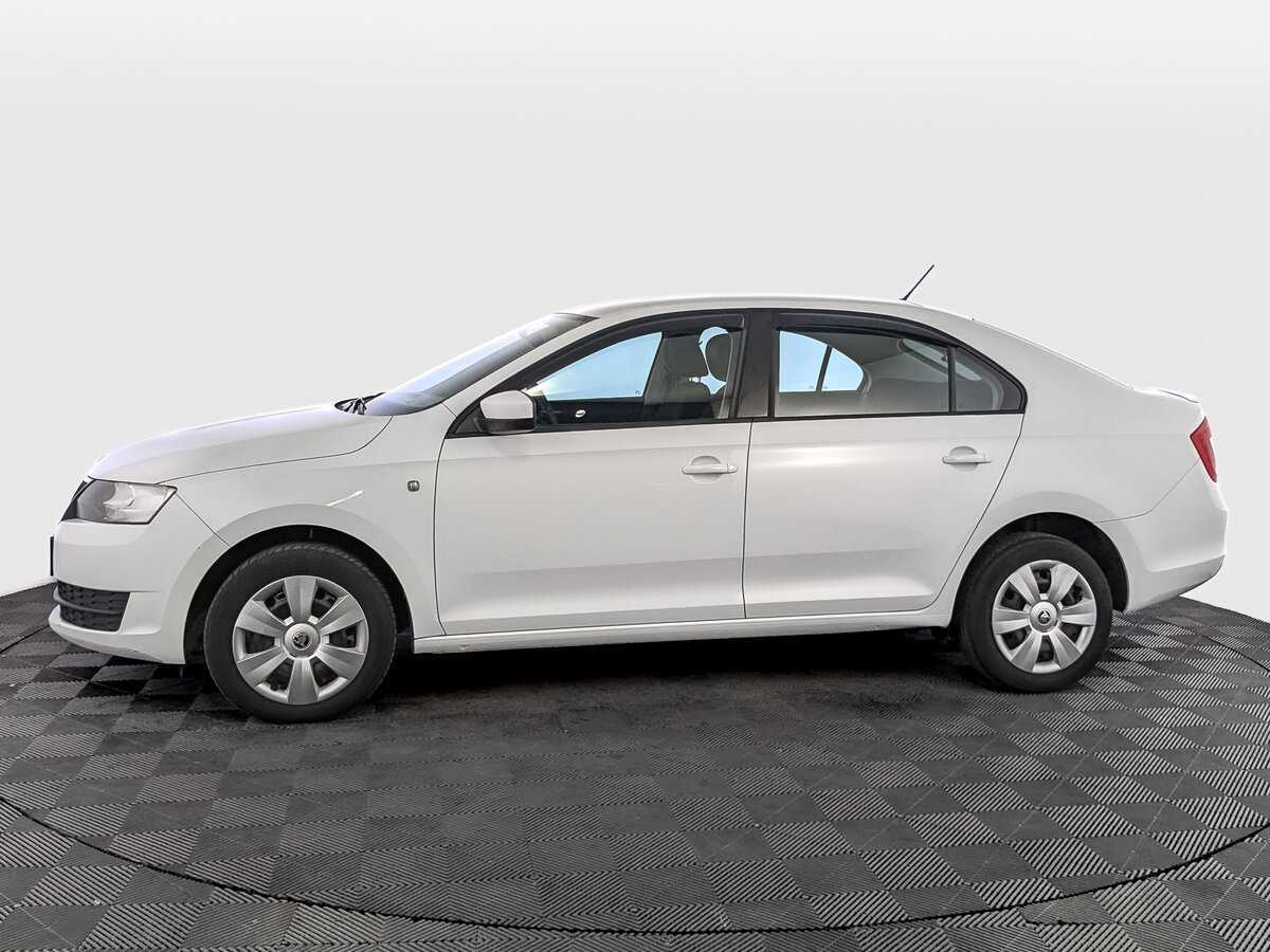 Skoda Rapid с пробегом — 2015 год. Фото: #7