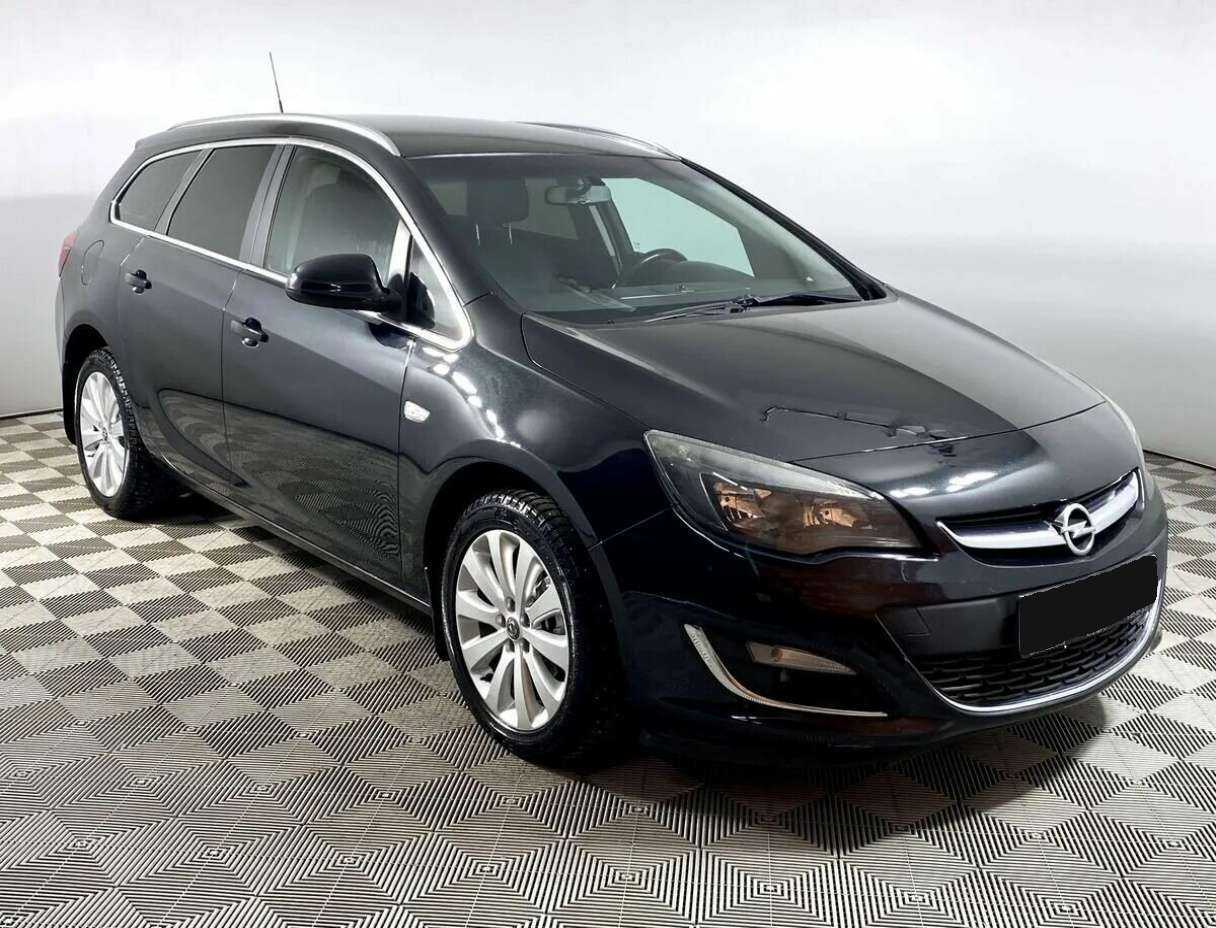 Opel Astra с пробегом — 2013 год. Фото: #2
