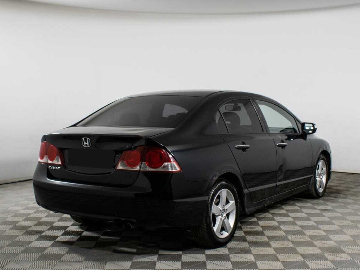 Honda Civic с пробегом — 2008 год. Фото: #4