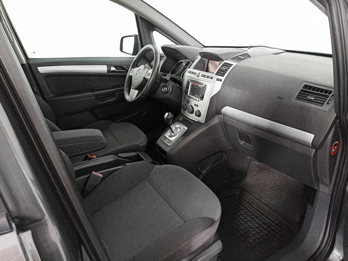 Opel Zafira с пробегом — 2012 год. Фото: #8