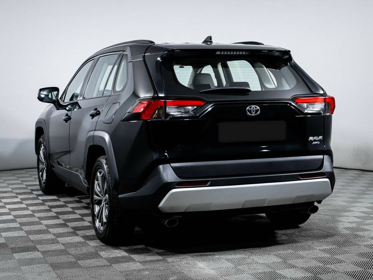 Toyota RAV4 с пробегом — 2024 год. Фото: #6