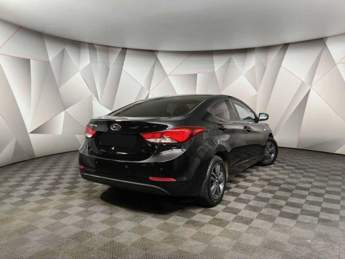 Hyundai Elantra с пробегом — 2015 год. Фото: #1