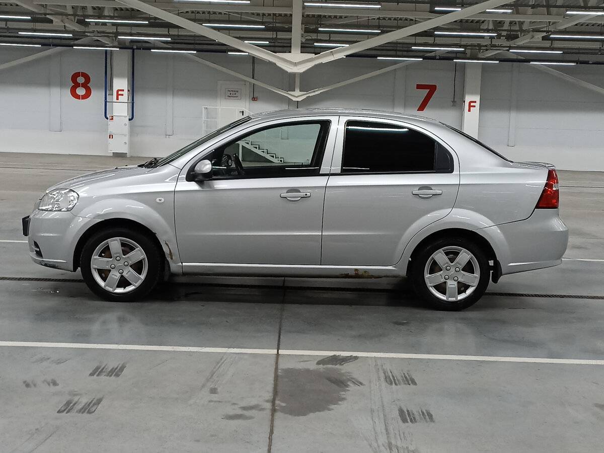 Chevrolet Aveo с пробегом — 2010 год. Фото: #7