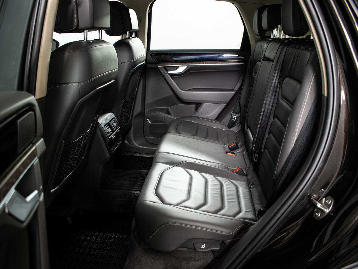 Volkswagen Touareg с пробегом — 2019 год. Фото: #9