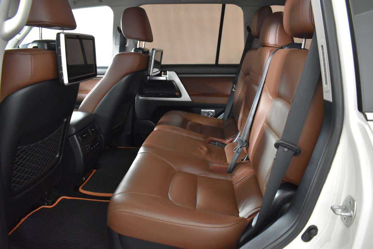 Toyota Land Cruiser с пробегом — 2016 год. Фото: #6