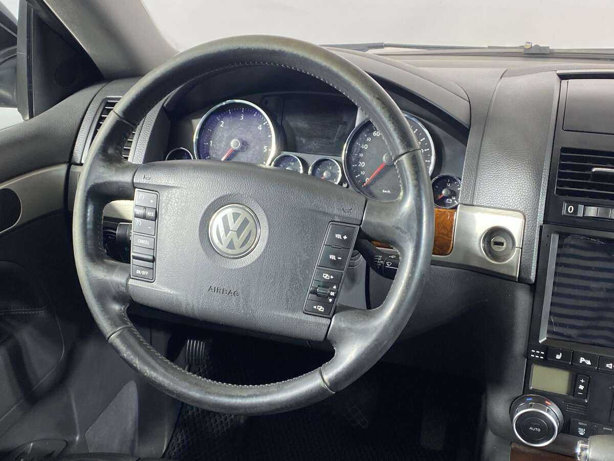 Volkswagen Touareg с пробегом — 2008 год. Фото: #9