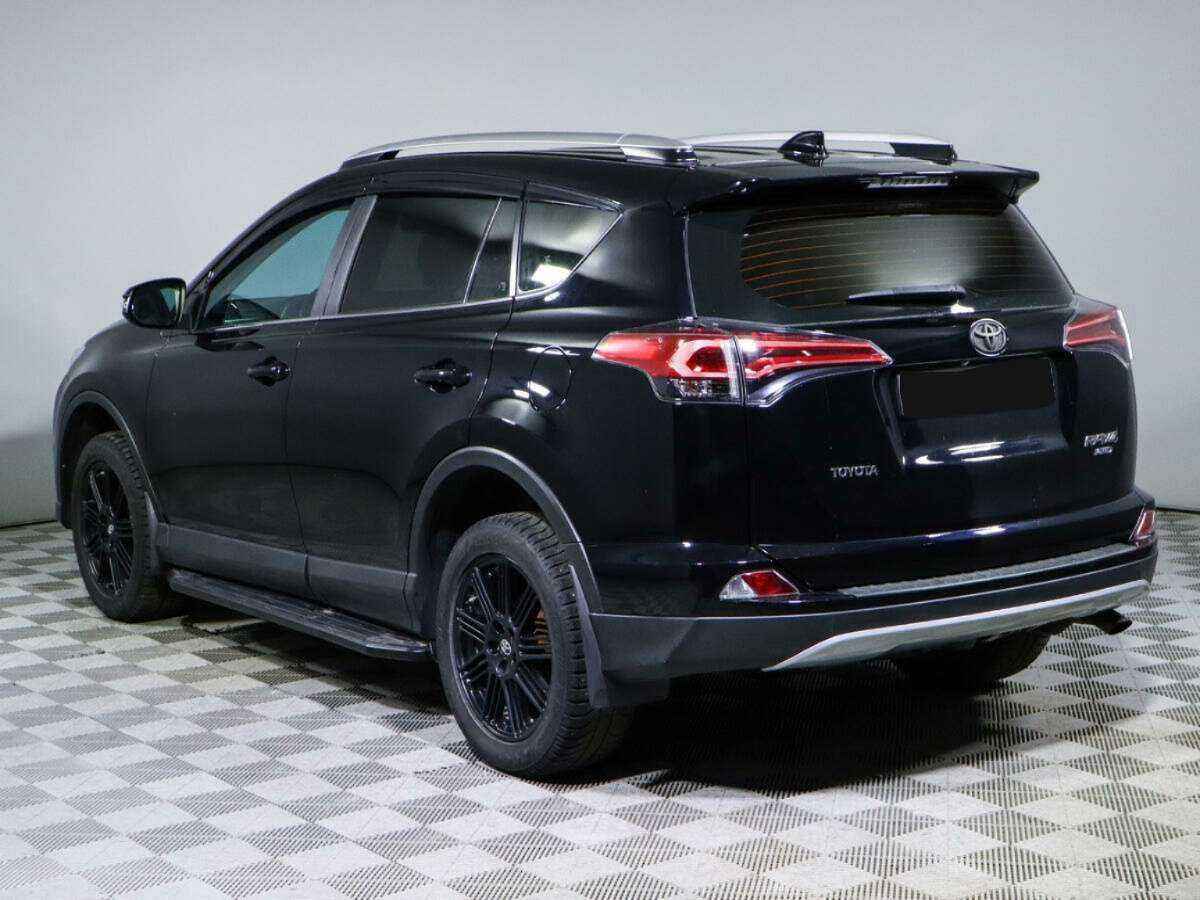 Toyota RAV4 с пробегом — 2017 год. Фото: #5