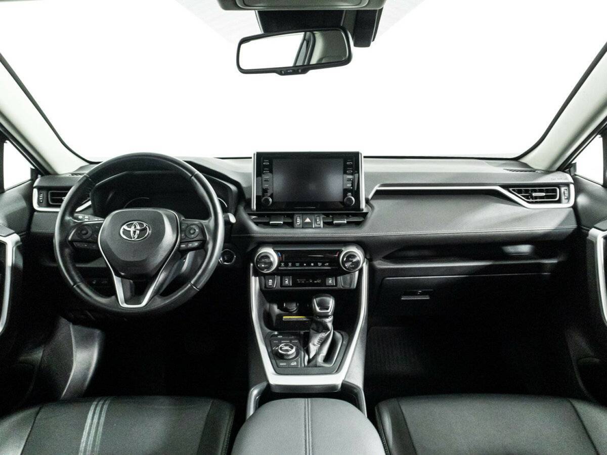 Toyota RAV4 с пробегом — 2020 год. Фото: #12