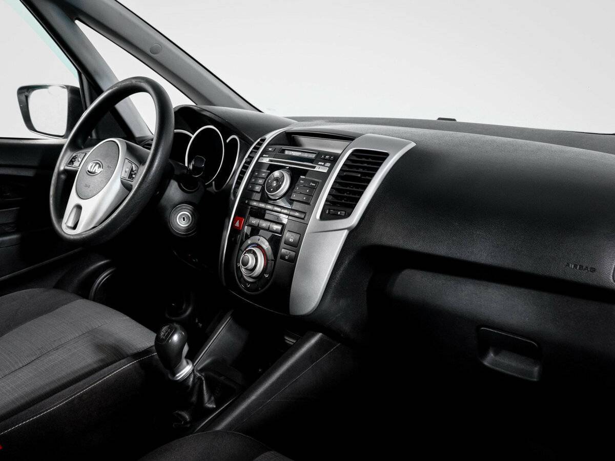 Kia Venga с пробегом — 2013 год. Фото: #6