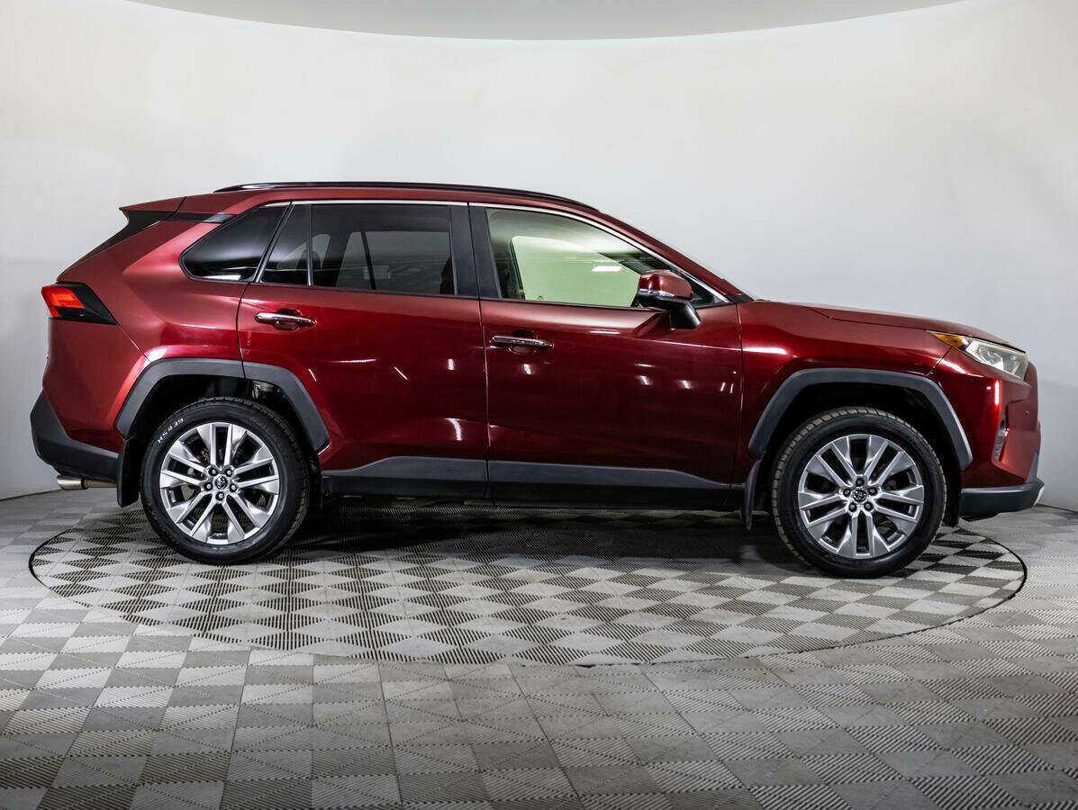 Toyota RAV4 с пробегом — 2019 год. Фото: #3