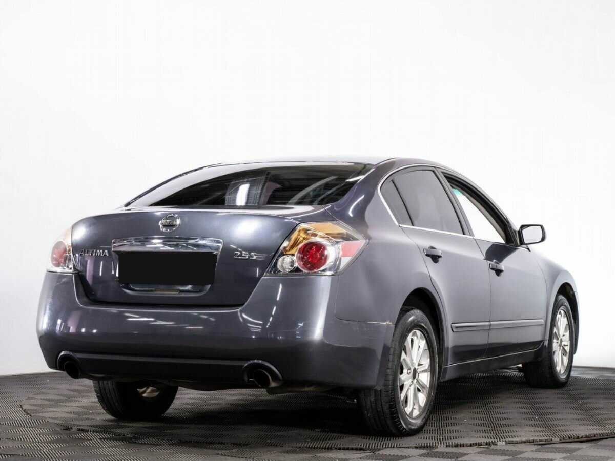 Nissan Altima с пробегом — 2012 год. Фото: #3