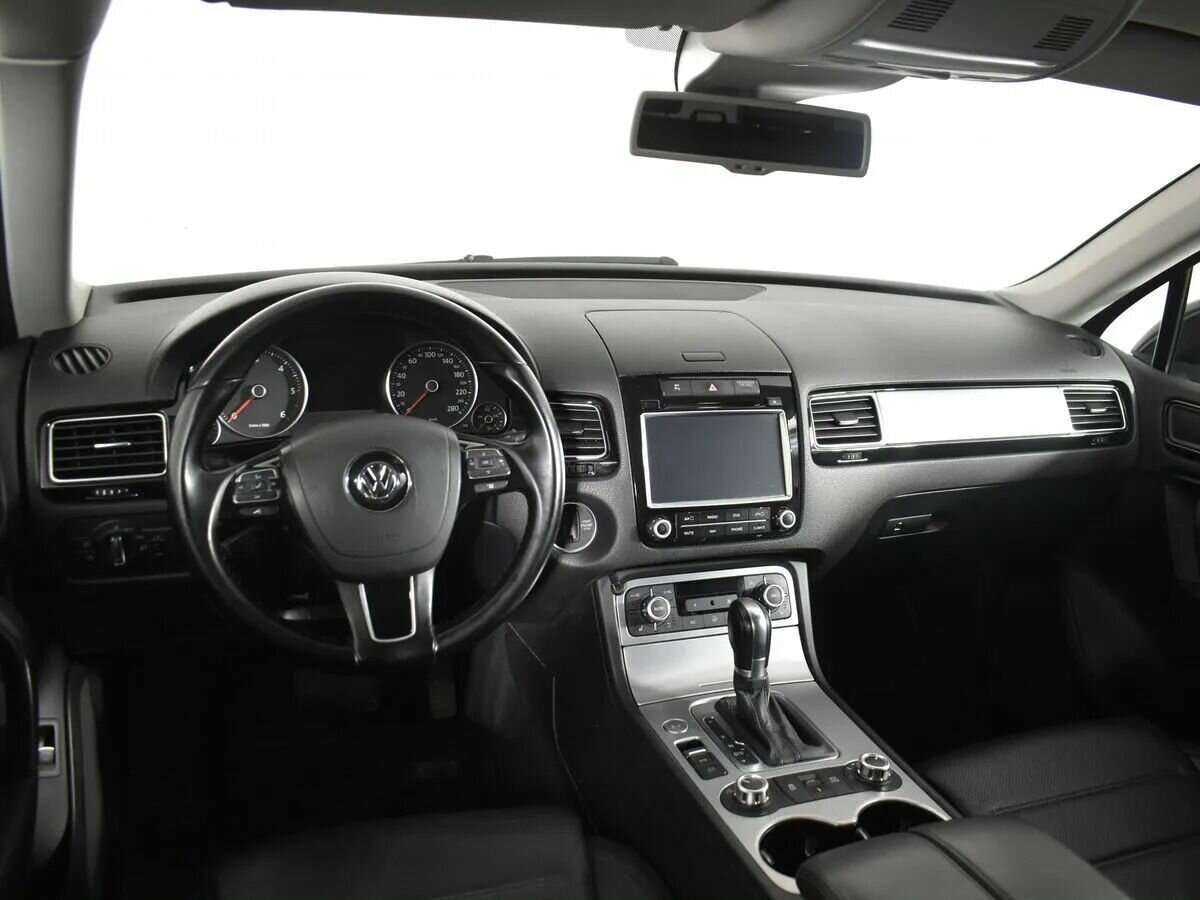 Volkswagen Touareg с пробегом — 2014 год. Фото: #7