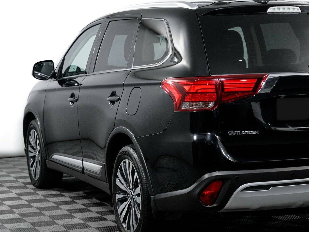 Mitsubishi Outlander с пробегом — 2021 год. Фото: #17