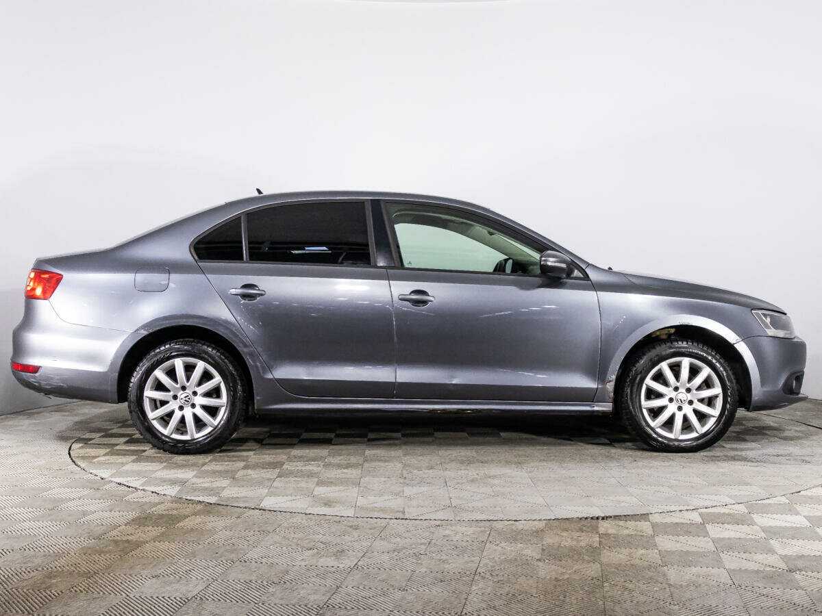 Volkswagen Jetta с пробегом — 2012 год. Фото: #3