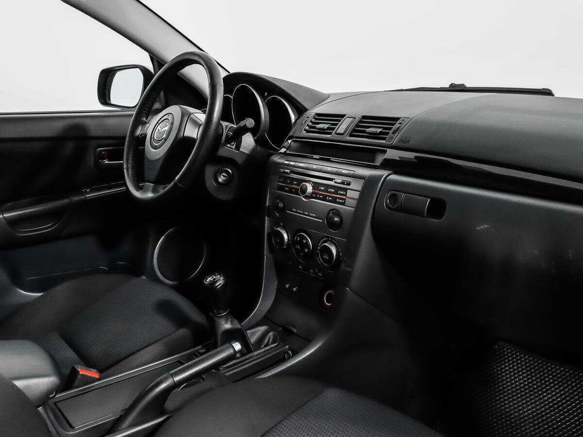 Mazda 3 с пробегом — 2007 год. Фото: #10