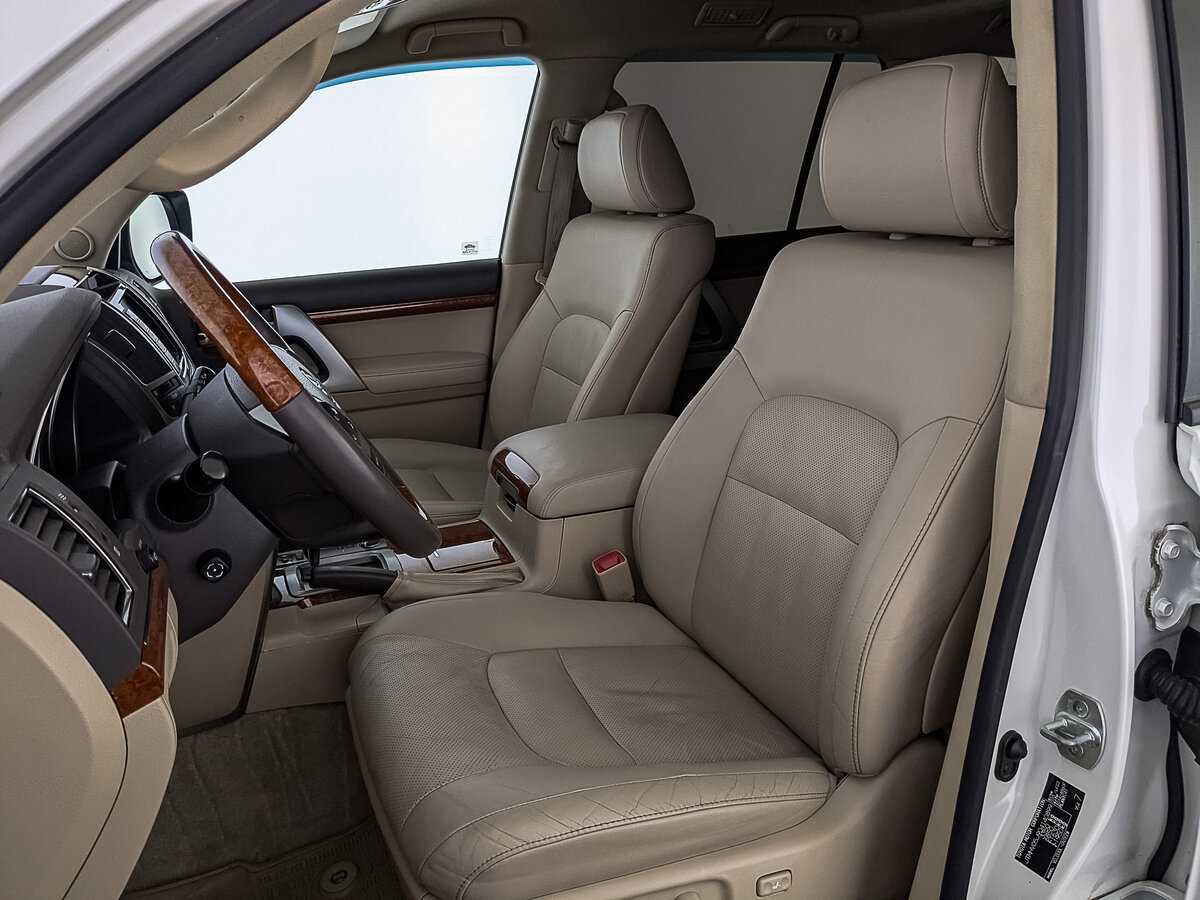 Toyota Land Cruiser с пробегом — 2014 год. Фото: #19