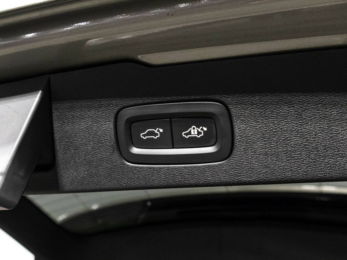 Volvo V60 Cross Country с пробегом — 2020 год. Фото: #15