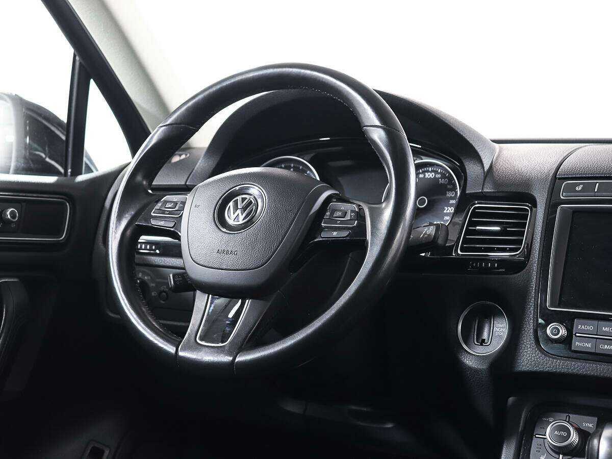 Volkswagen Touareg с пробегом — 2016 год. Фото: #13