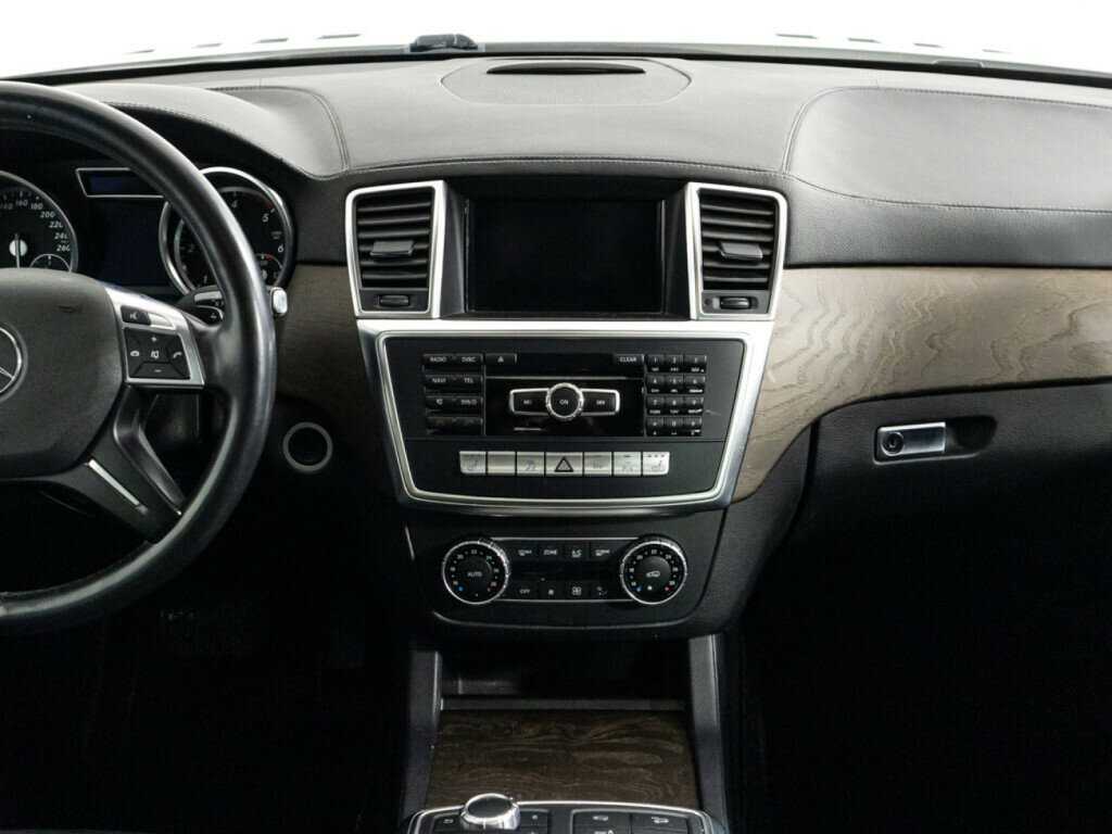 Mercedes-Benz GL-Класс с пробегом — 2015 год. Фото: #13