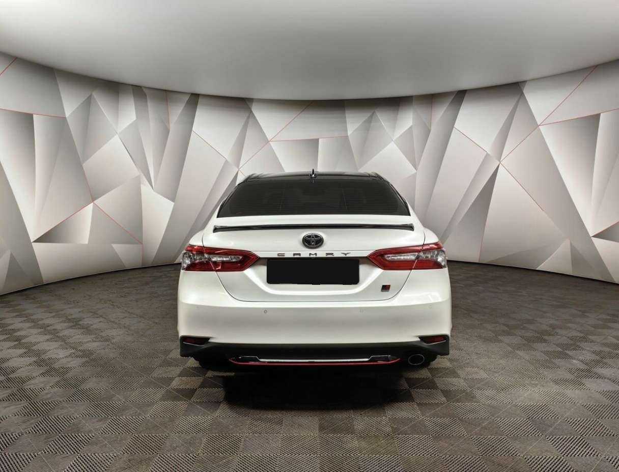 Toyota Camry с пробегом — 2021 год. Фото: #7