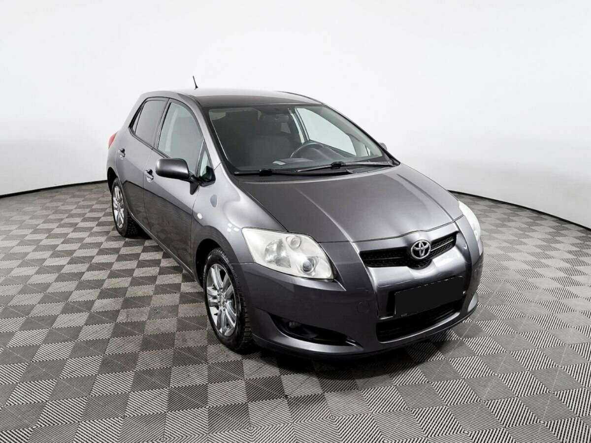 Toyota Auris с пробегом — 2008 год. Фото: #2