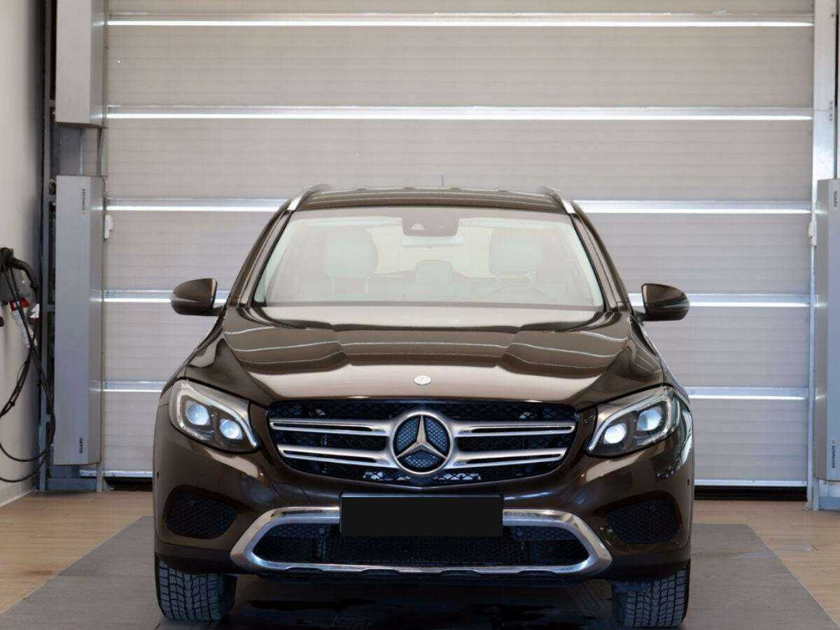 Mercedes-Benz GLC с пробегом — 2015 год. Фото: #1
