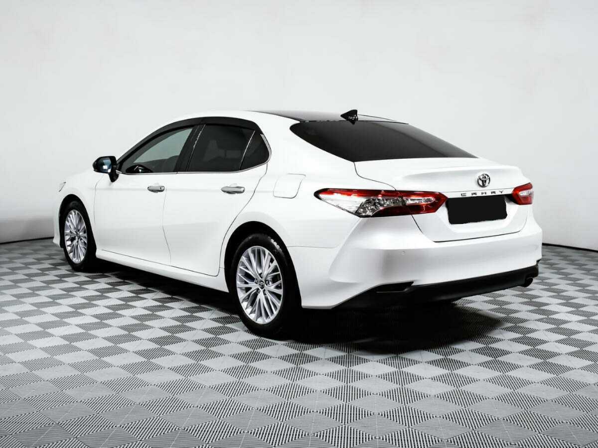 Toyota Camry с пробегом — 2019 год. Фото: #6