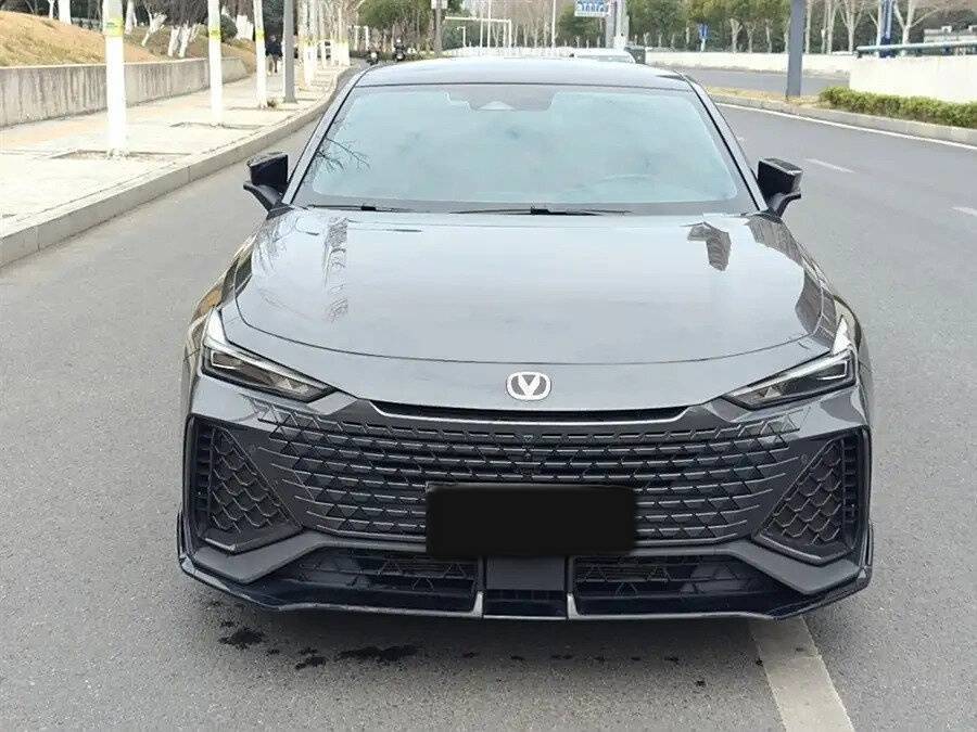 Changan UNI-V с пробегом — 2022 год. Посмотреть фото