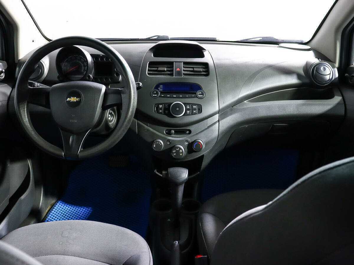 Chevrolet Spark с пробегом — 2012 год. Фото: #11