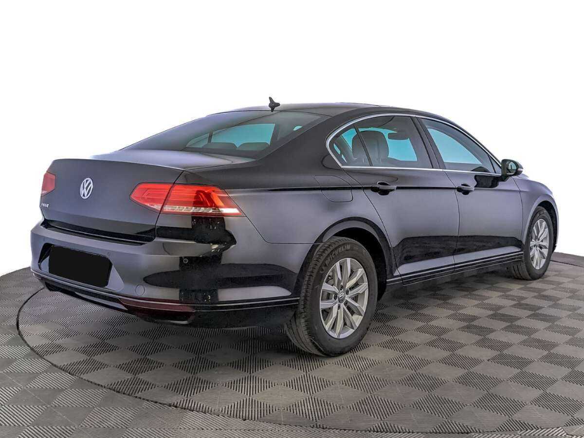 Volkswagen Passat с пробегом — 2018 год. Фото: #4