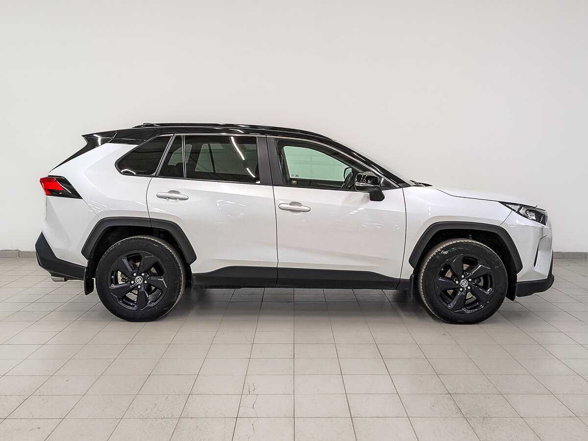 Toyota RAV4 с пробегом — 2021 год. Фото: #3
