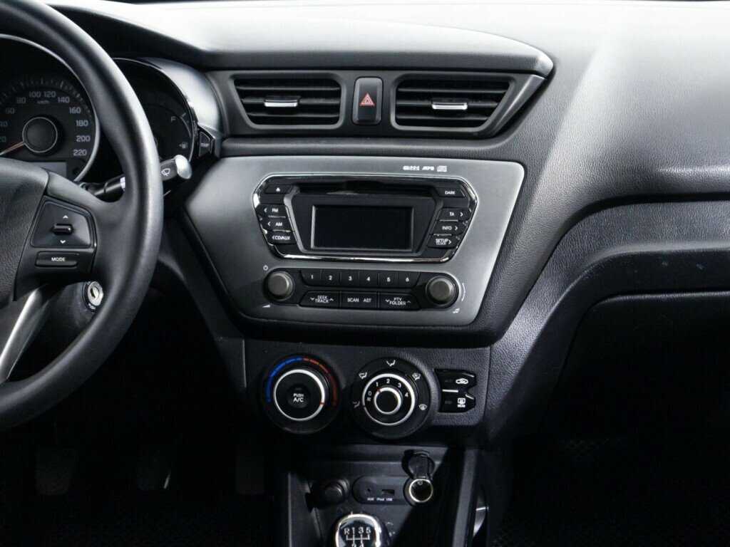 Kia Rio с пробегом — 2013 год. Фото: #13