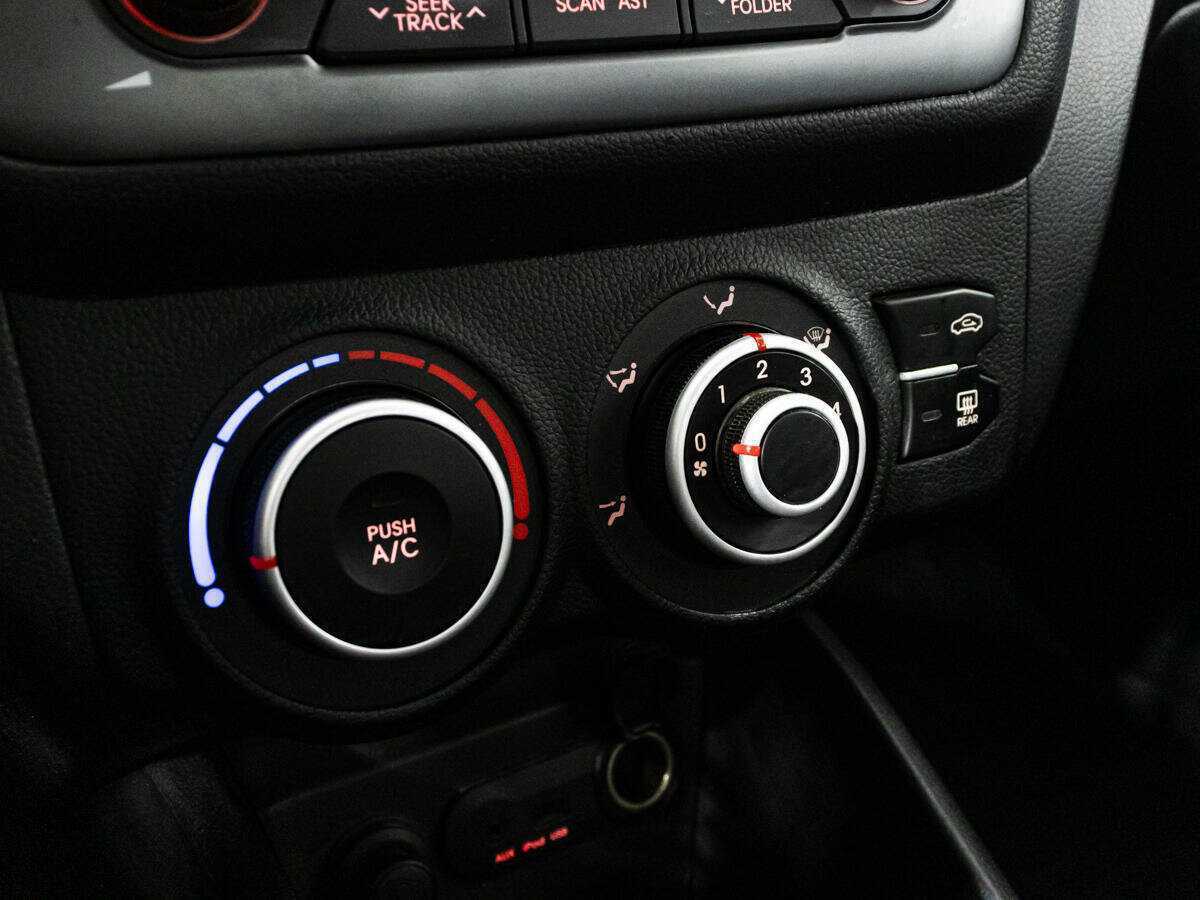 Kia Rio с пробегом — 2011 год. Фото: #14