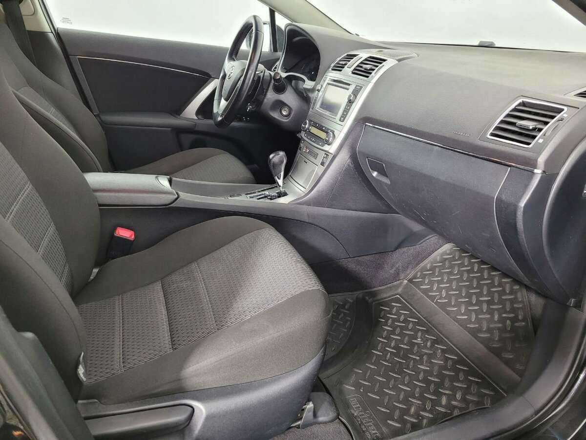 Toyota Avensis с пробегом — 2012 год. Фото: #13