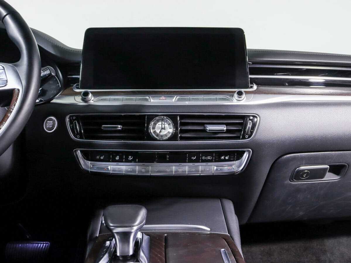 Kia K900 с пробегом — 2019 год. Фото: #12