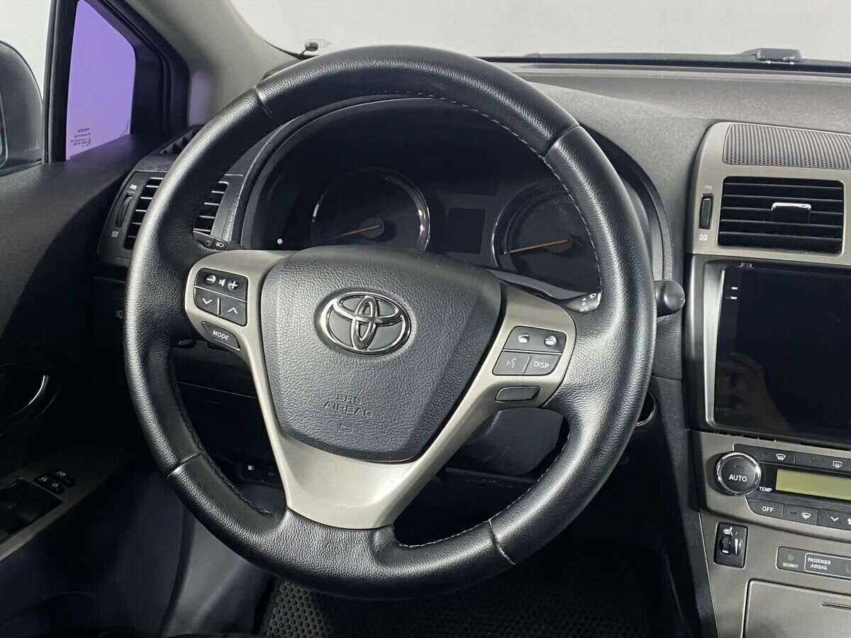 Toyota Avensis с пробегом — 2011 год. Фото: #8