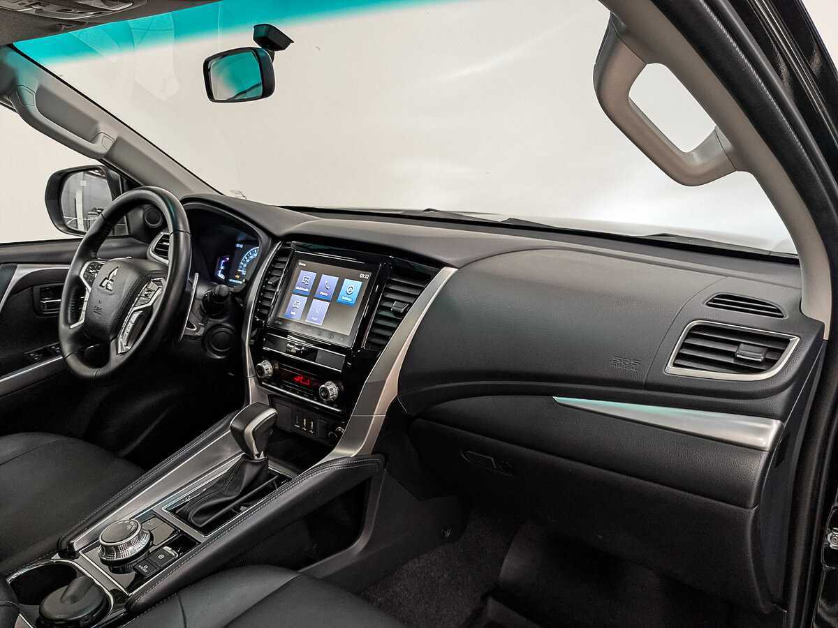 Mitsubishi Montero Sport с пробегом — 2021 год. Фото: #10