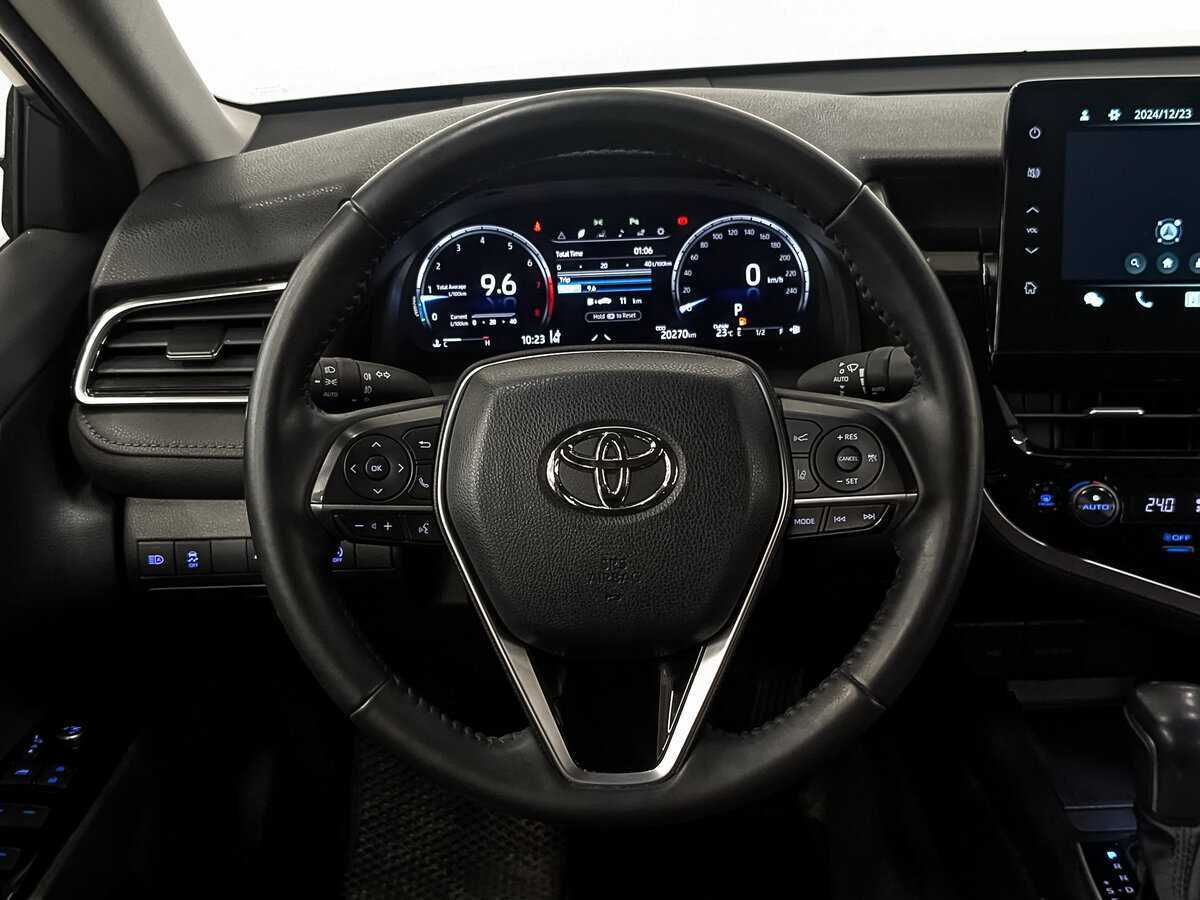 Toyota Camry с пробегом — 2023 год. Фото: #21