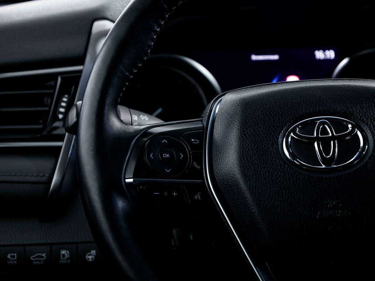 Toyota Camry с пробегом — 2021 год. Фото: #20