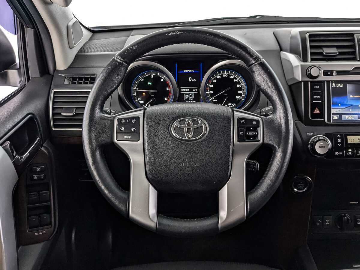Toyota Land Cruiser Prado с пробегом — 2016 год. Фото: #17