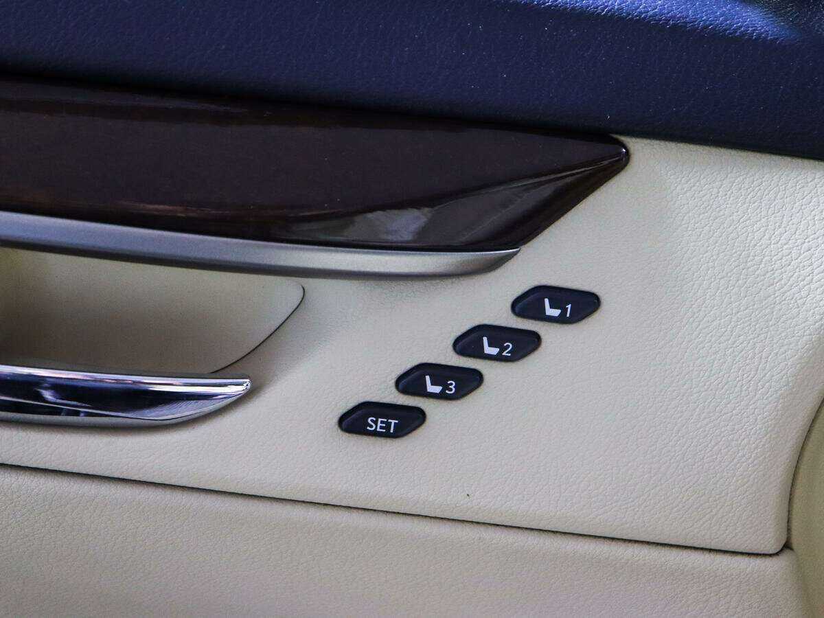 Lexus ES с пробегом — 2013 год. Фото: #22