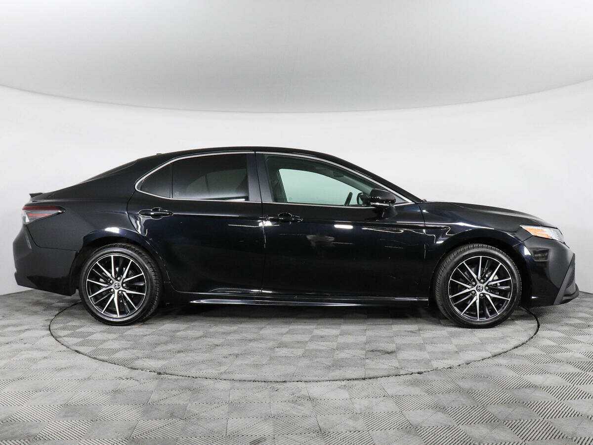 Toyota Camry с пробегом — 2022 год. Фото: #3