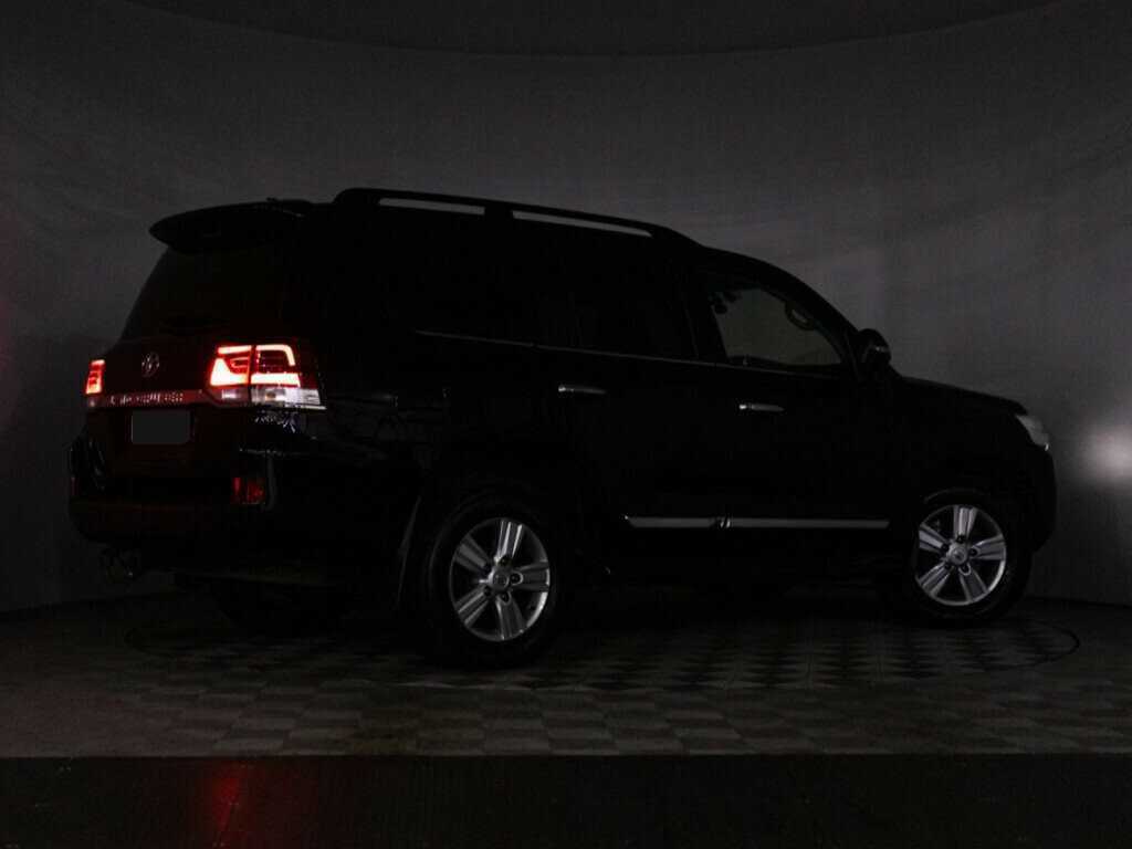 Toyota Land Cruiser с пробегом — 2015 год. Фото: #30