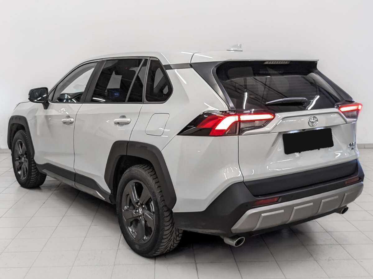 Toyota RAV4 с пробегом — 2022 год. Фото: #5