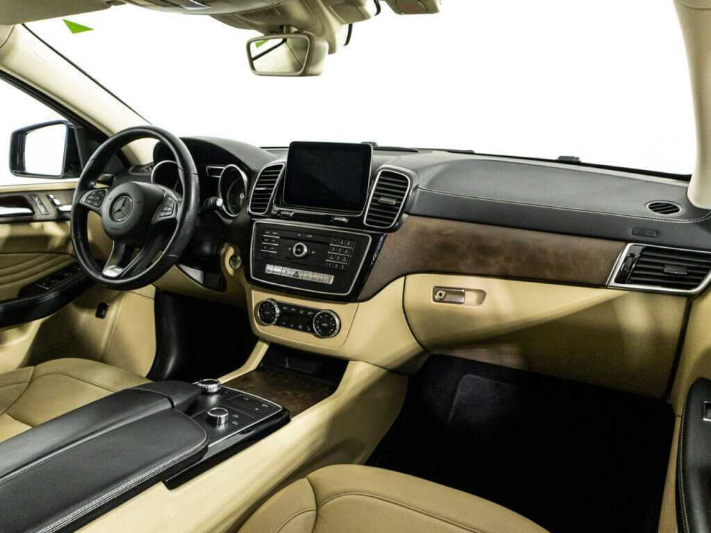 Mercedes-Benz GLE Coupe с пробегом — 2016 год. Фото: #8