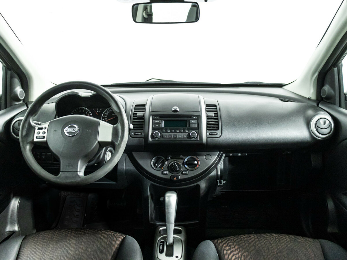 Nissan Note с пробегом — 2011 год. Фото: #12